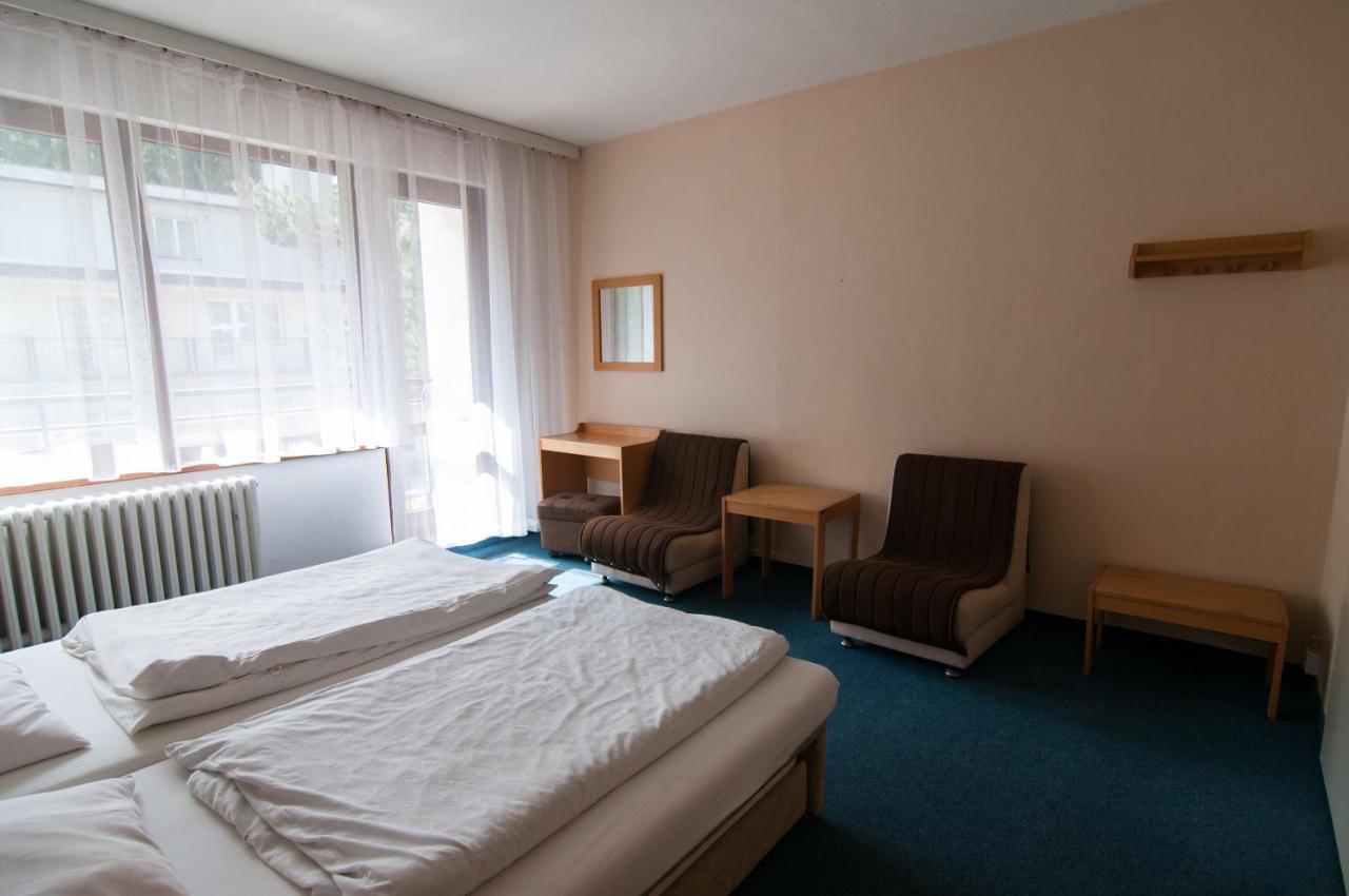 Hotel Radejov Knezdub Exterior foto